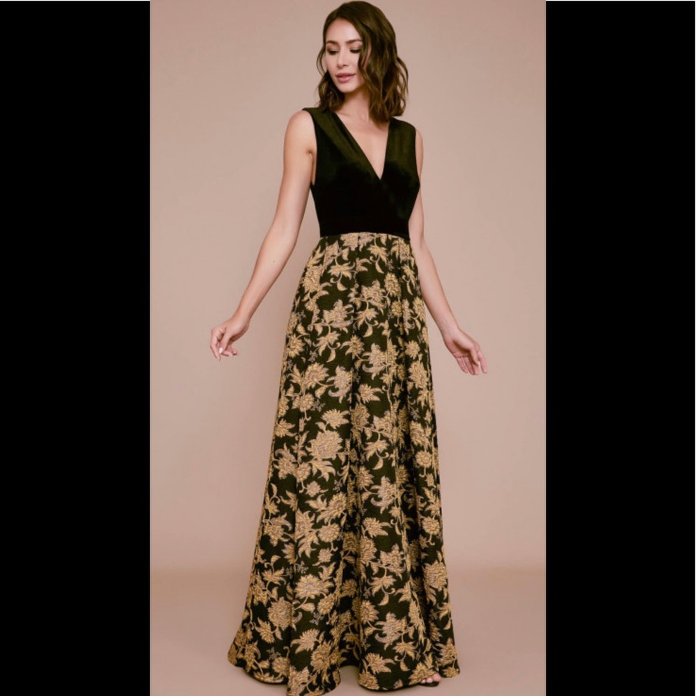 Nien Jacquard & Velvet Gown